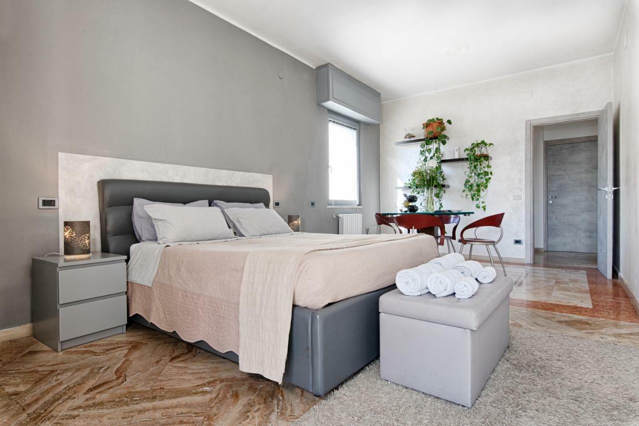 Penthouse Station Luxury Suites & Apartment Бриндизи Экстерьер фото