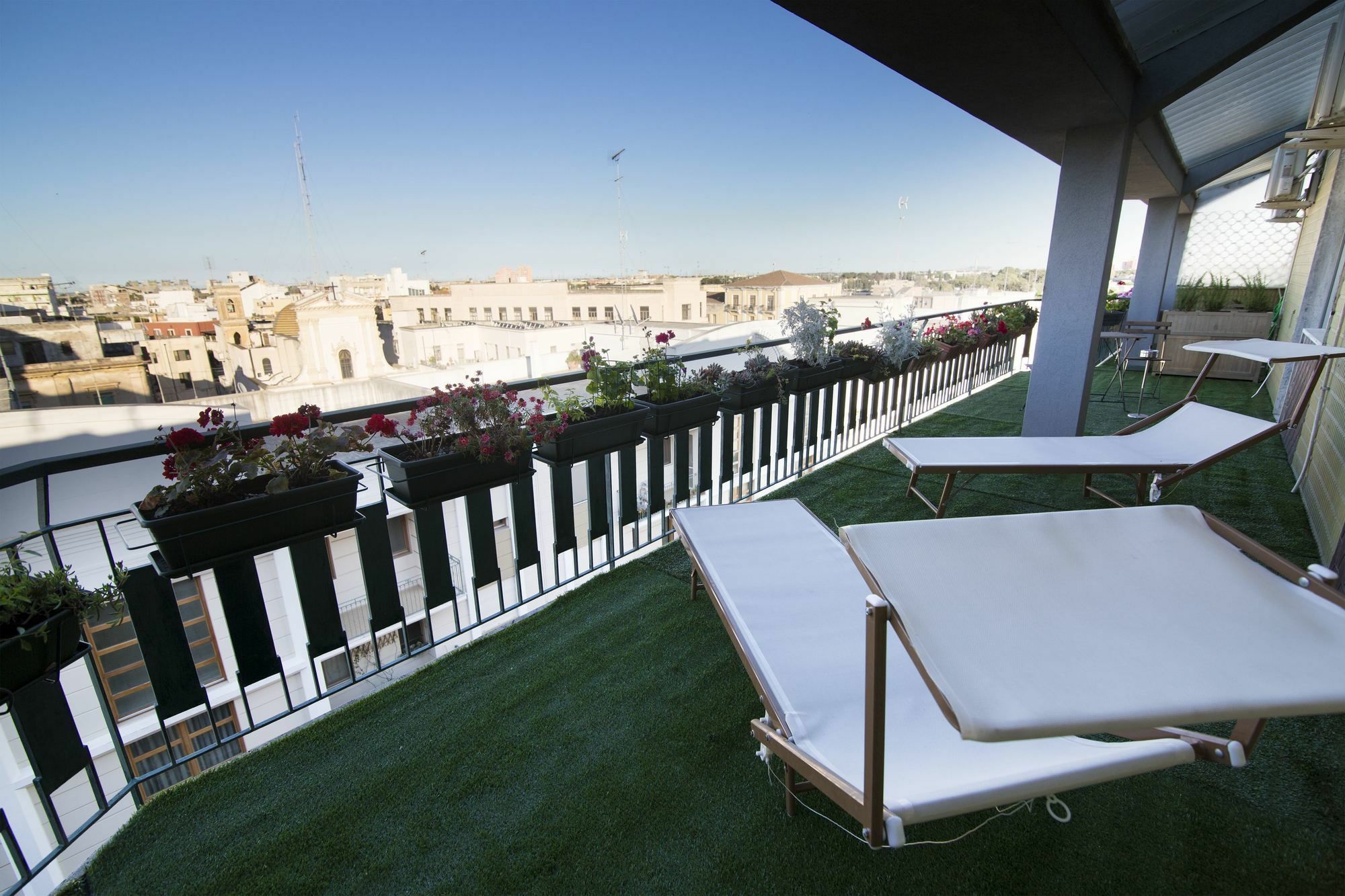 Penthouse Station Luxury Suites & Apartment Бриндизи Экстерьер фото